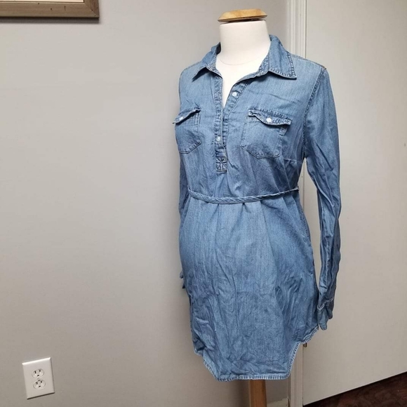 Liz Lange Tops - Liz Lange maternity top